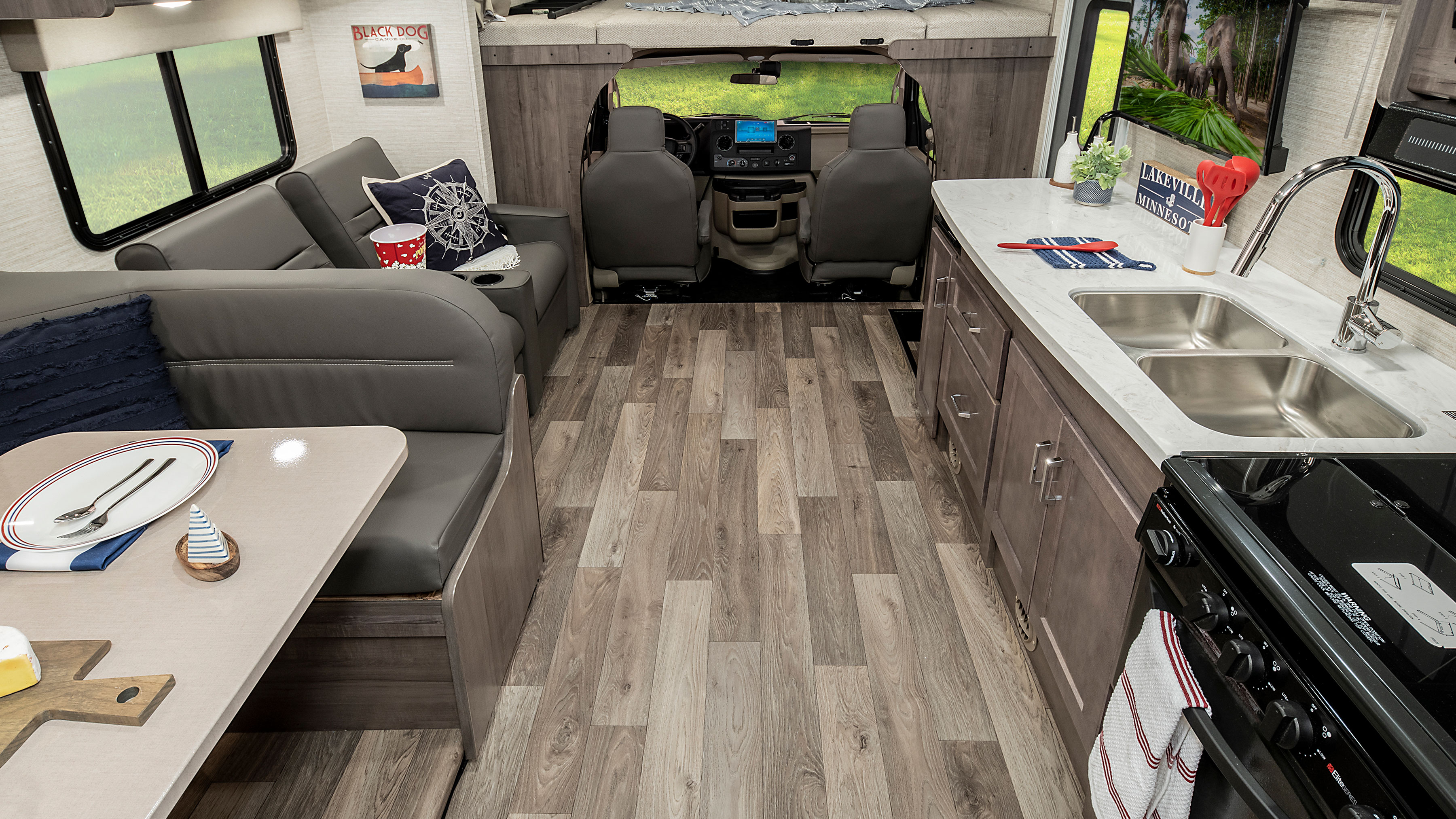 2026 Winnebago Minnie Winnie 26T photo 8